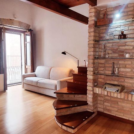 カリアリCasa Ginevraアパートメント エクステリア 写真