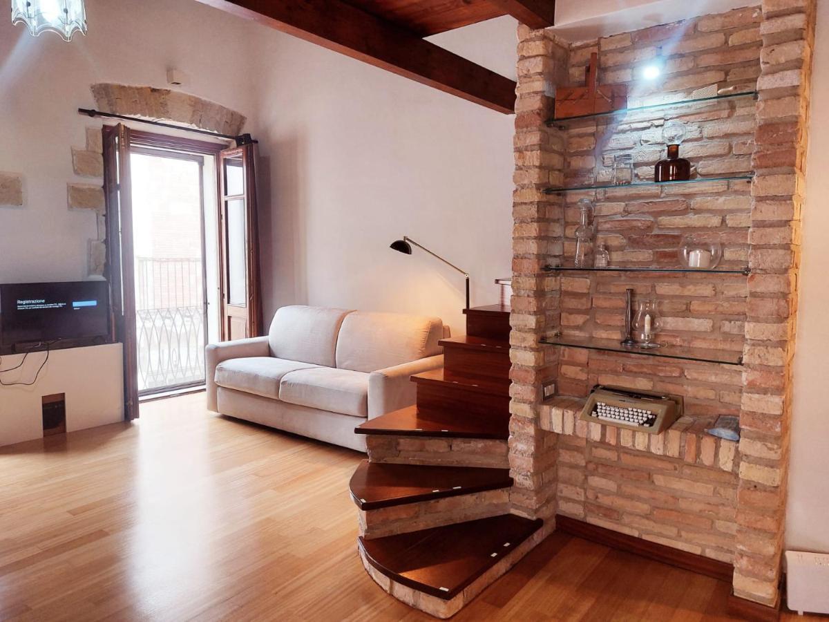 カリアリCasa Ginevraアパートメント エクステリア 写真