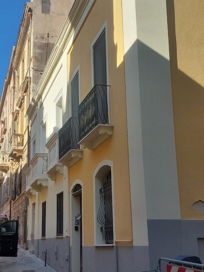 カリアリCasa Ginevraアパートメント エクステリア 写真